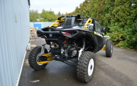 Задняя панель на Can-Am Maverick R